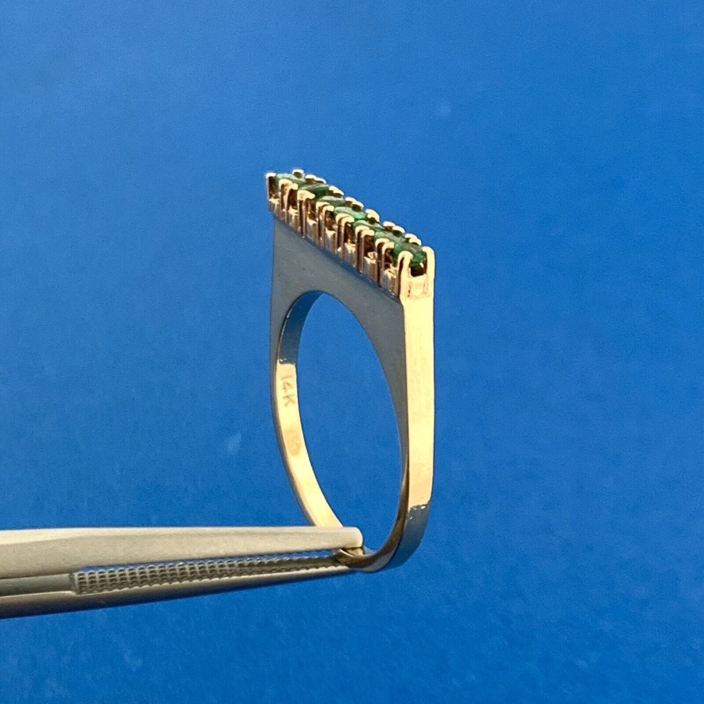 Gorgeous 14k Yellow Gold Round Cut Emerald Prong Set Raised Ring Size 5.25