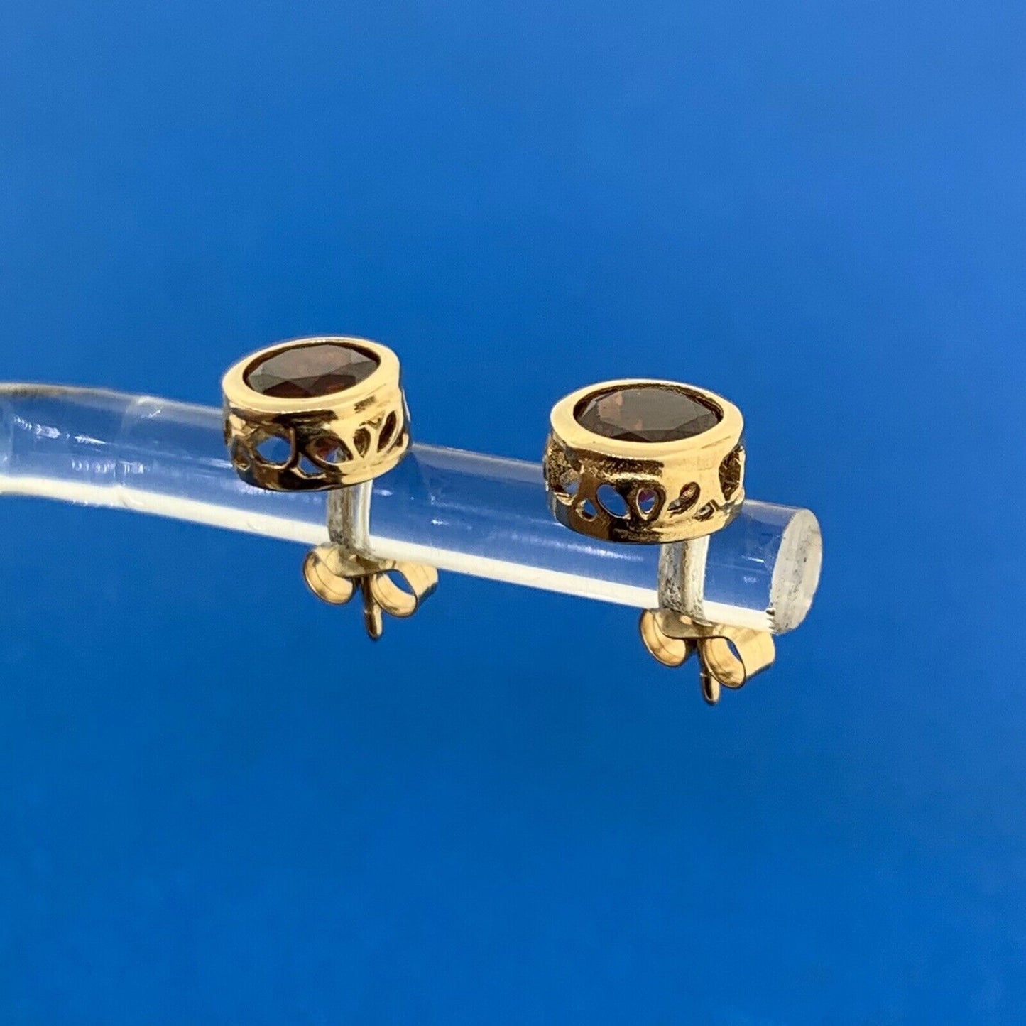 14K Yellow Gold Red Garnet Solitaire Stud Earrings