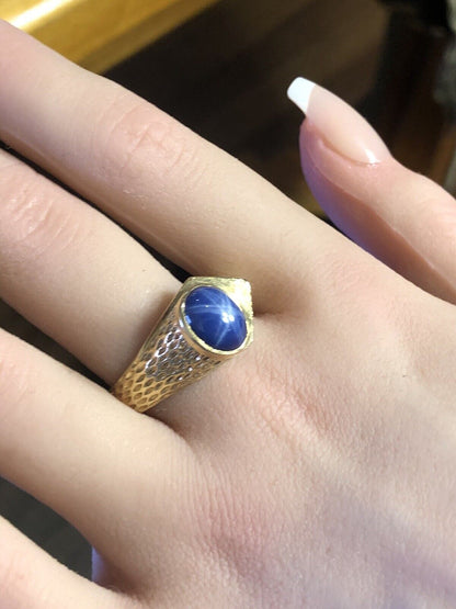 Art Deco 14K Yellow Gold Blue Star Sapphire Abstract Snake Design Unisex Ring