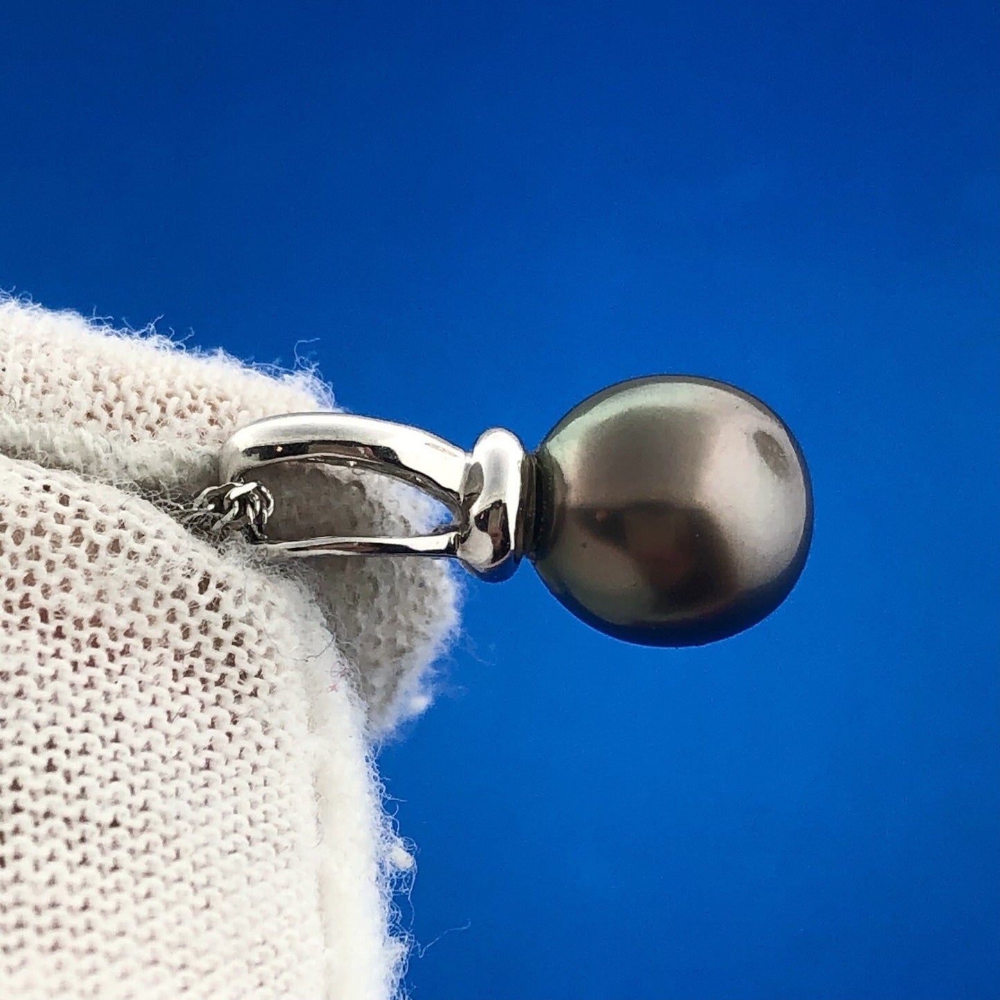 14k White Gold Tahitian Pearl Pendant Necklace with Diamond Accent