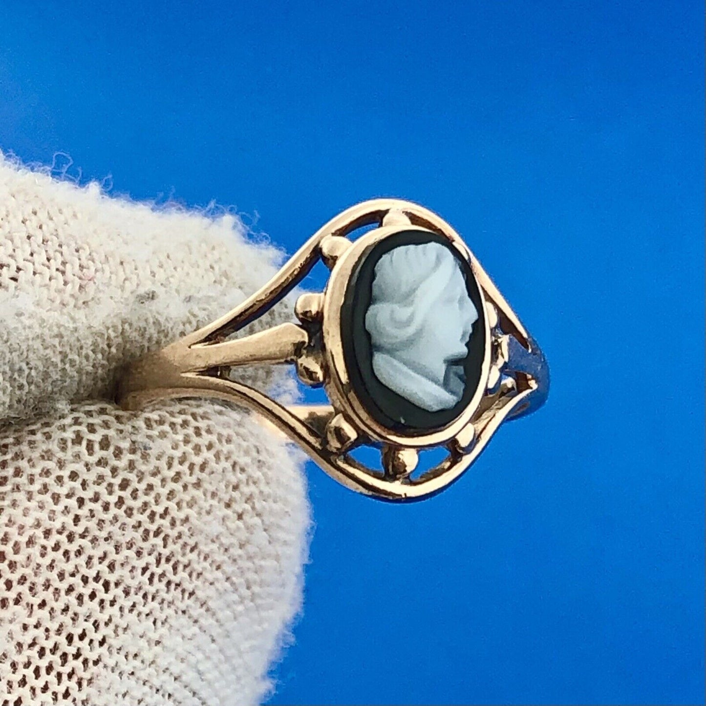 Vintage 10K Yellow Gold Oval Black Onyx Carved Cameo Ring