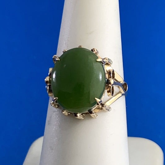 Estate 14K Yellow Gold Oval Jade Cabochon Statement Cocktail Ring