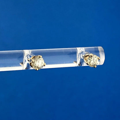 Gorgeous 14k Yellow Gold Round Cut .28 ct White Diamond Precious Stud Earrings