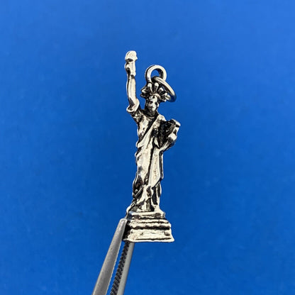 Vintage Sterling Silver 925 Statue of Liberty New York Souvenir Bracelet Charm
