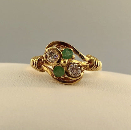 Vintage 18K Yellow Gold Cubic Zirconia Emerald Anniversary Modernist Bypass Ring