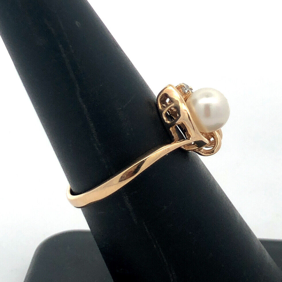 Designer JUB 10K Yellow Gold Round Pearl Round Diamond Accented Cocktail Ring