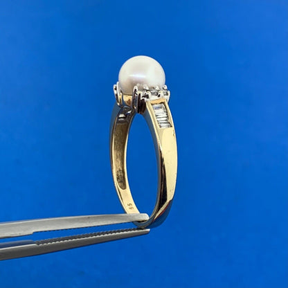 Designer 10K Yellow Gold Pearl Diamond Accented Size 7 Ring