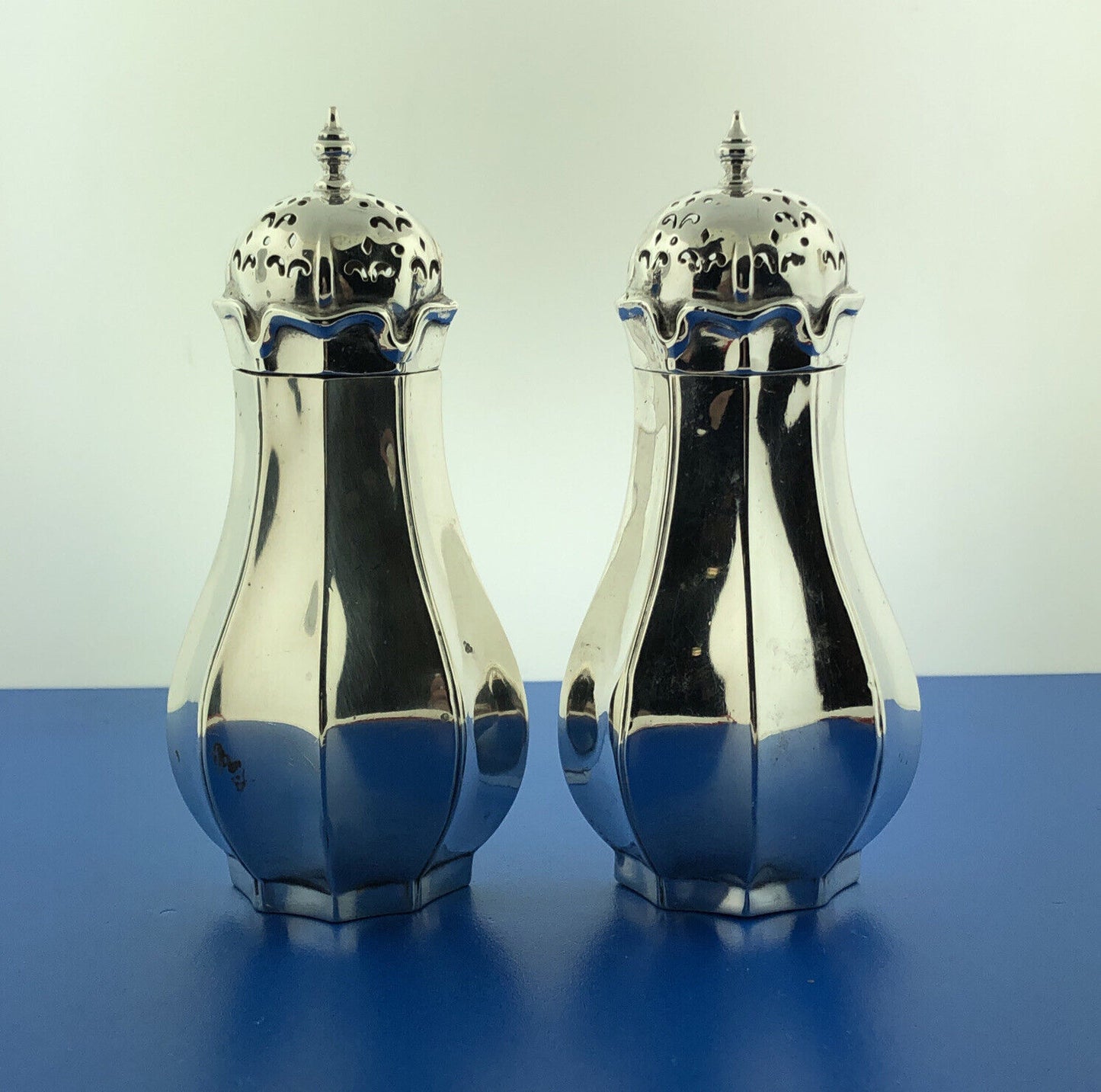 1904 M&B Marston & Bayliss Birmingham Sterling Silver 925 Salt Pepper Shaker Set