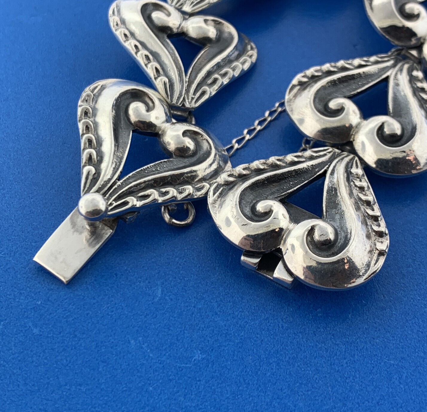 Mid Century Melesio Villareal Taxco 950 Silver Heart Scroll Infinity Bracelet