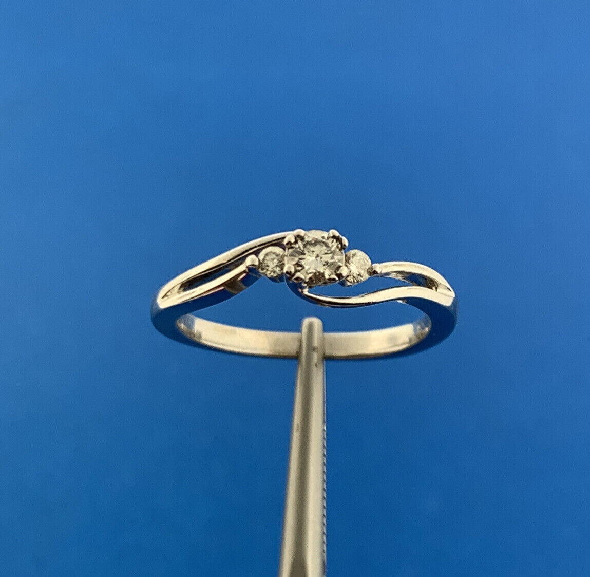 Designer IKS 10K White Gold Diamond Trio Modernist Twist Engagement Ring