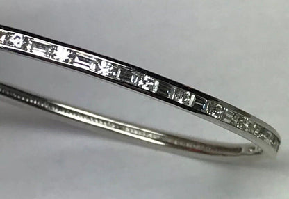 Designer SW Stunning Sterling Silver 925 Cubic Zirconia Hinged Bangle Bracelet