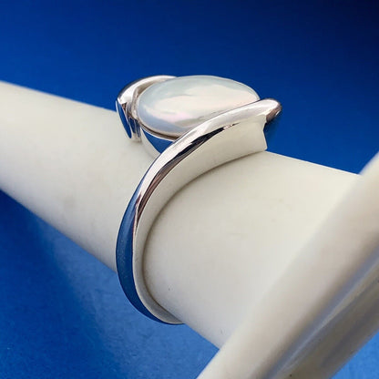 Designer 925 Sterling Silver White Abalone Cabochon Modernist Bypass Ring