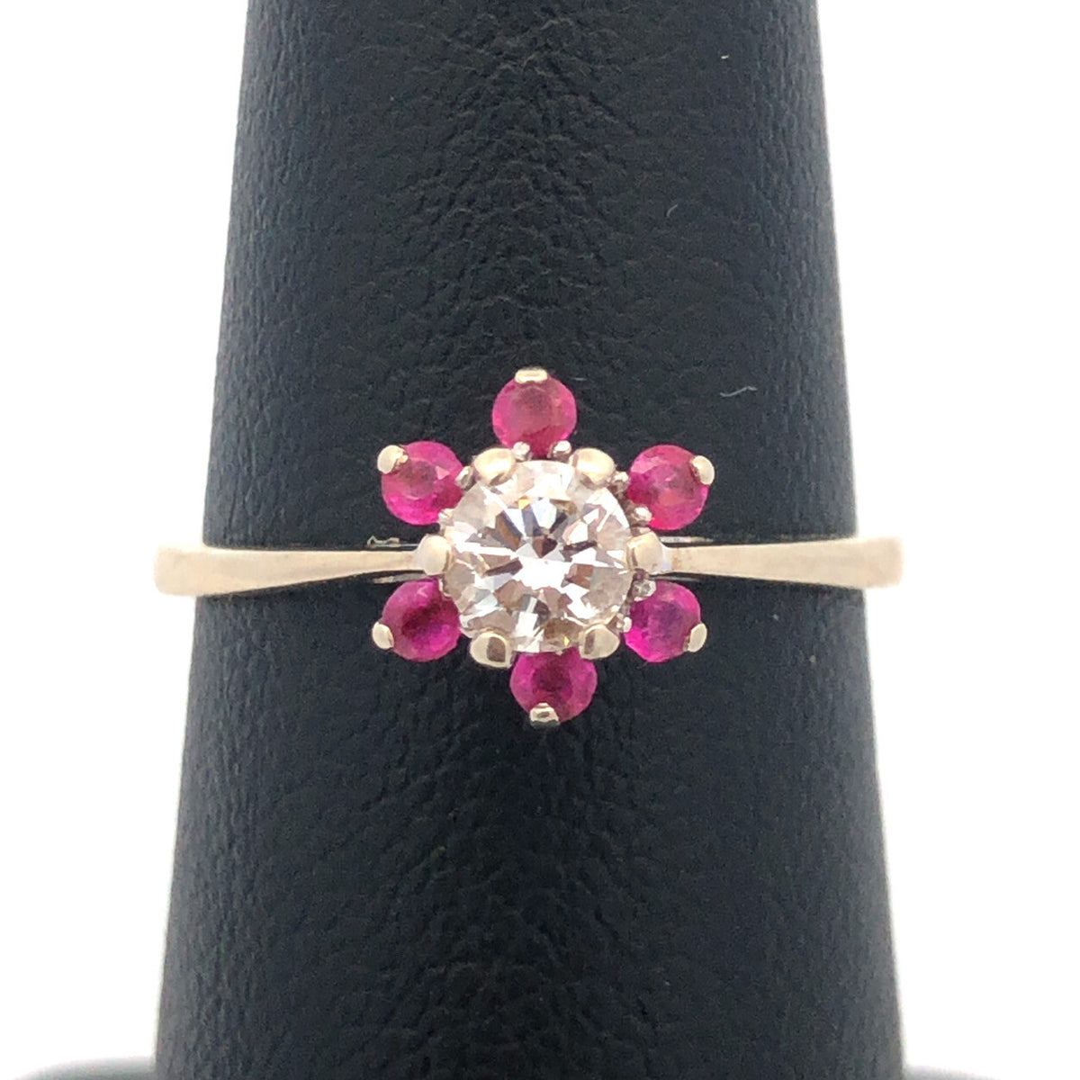 Gorgeous 18K Yellow Gold Round Cut Diamond Pink Ruby Flower Cluster Ring