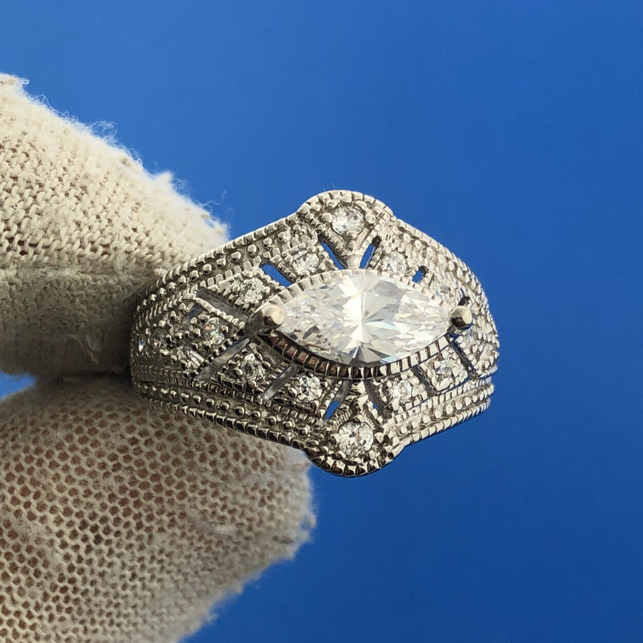 Stunning Sterling Silver 925 Sparkling Marquise Cut CZ Statement Ring Size 8