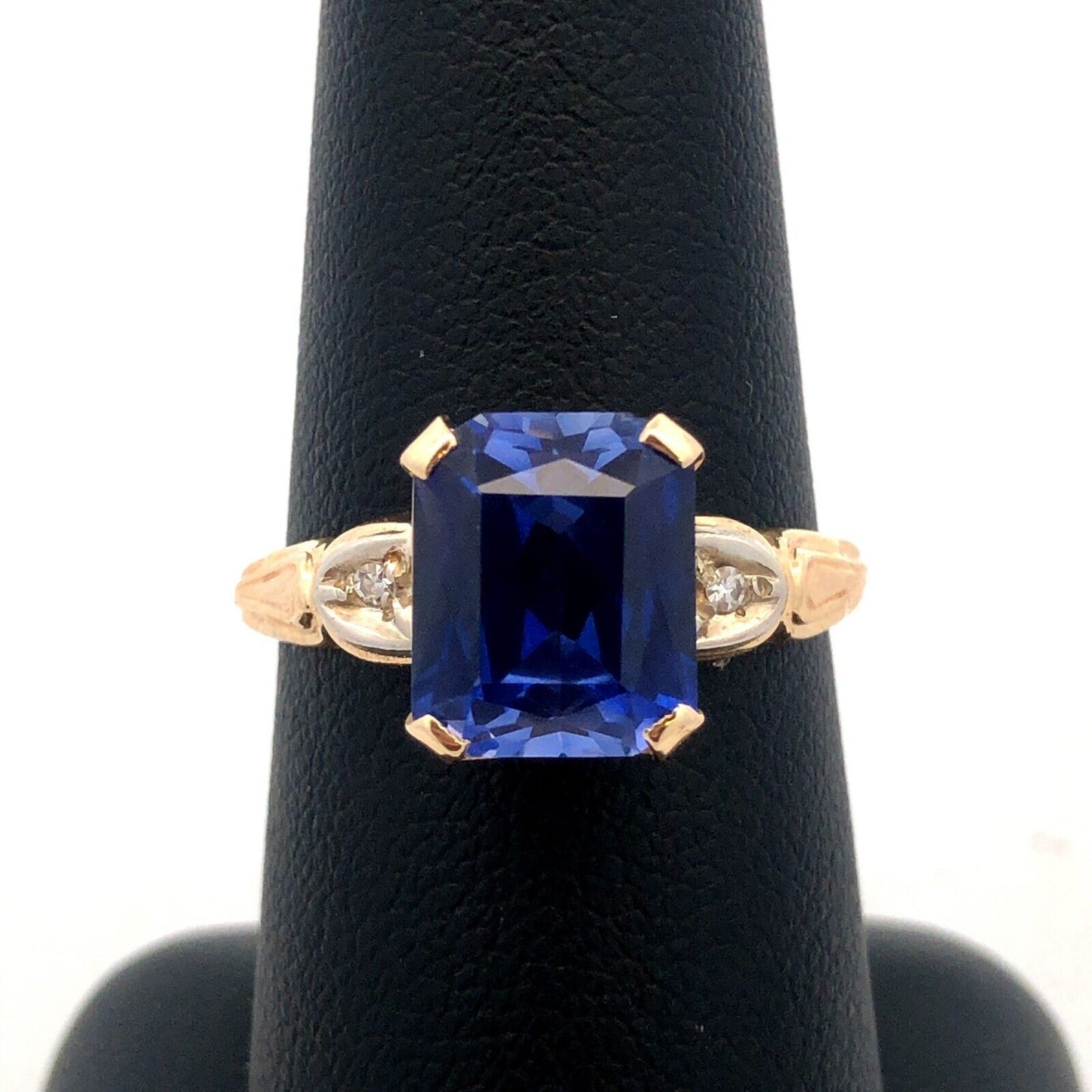 Vintage 14K Yellow Gold Emerald Cut Blue Sapphire Diamond Accent Occasion Ring