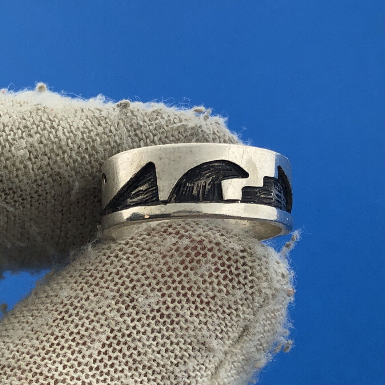 Native American Signed Sterling Silver 925 Wave Mountain Pictorial Band Ring