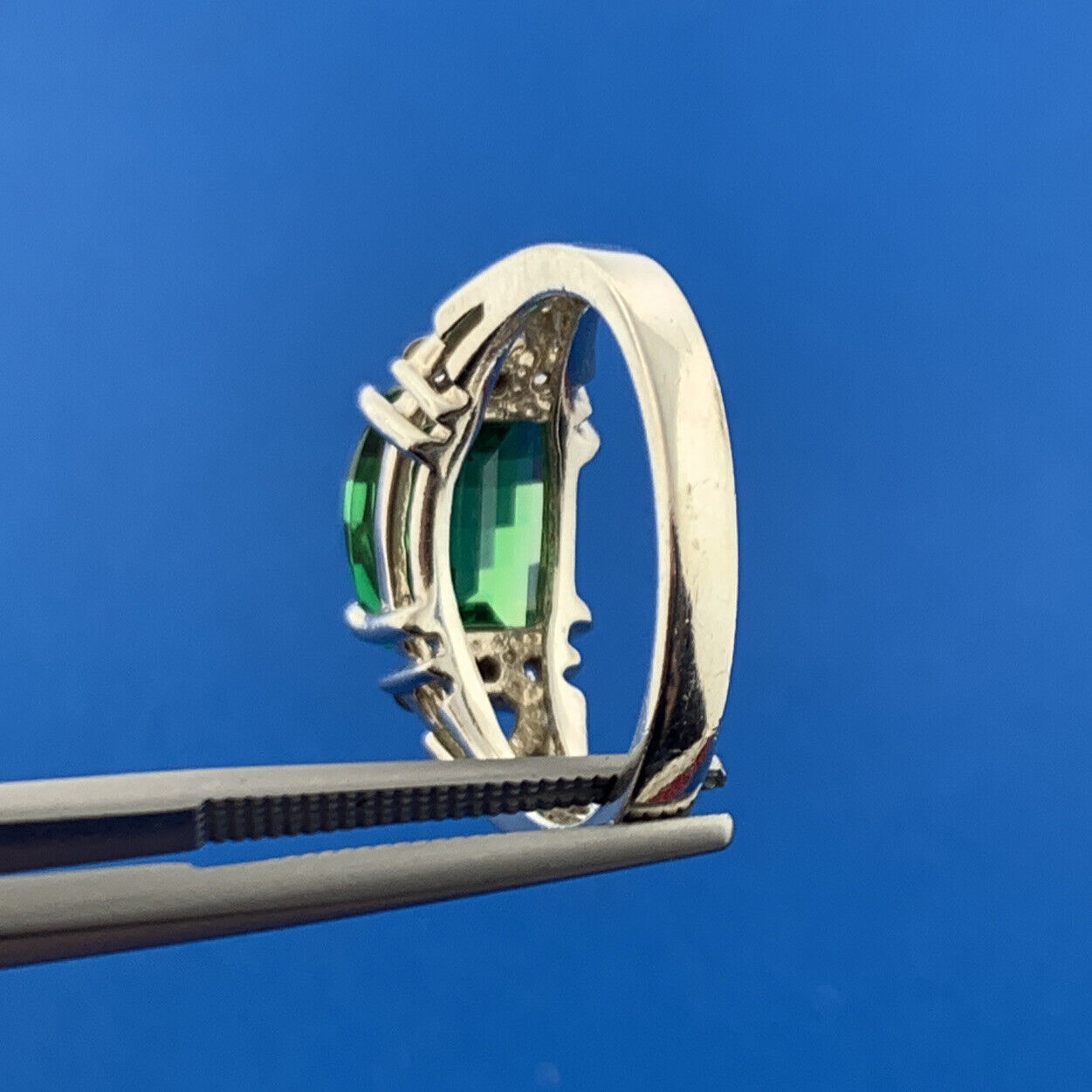 Designer Sterling Silver 925 Green White Diamonique Cubic Zirconia Cocktail Ring