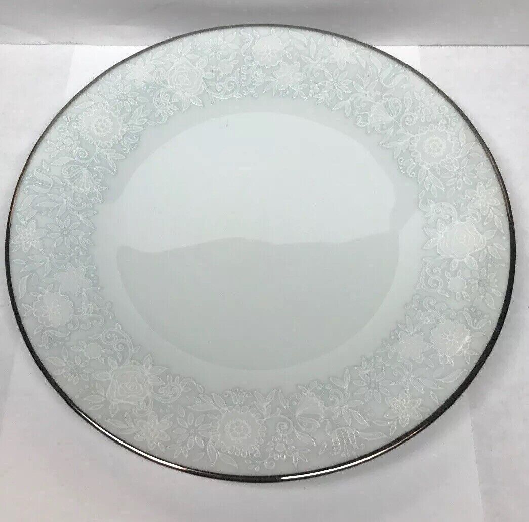 Retired Noritake Ravel Pattern White Flowers w/Blue Silver Bread/Butter Plate