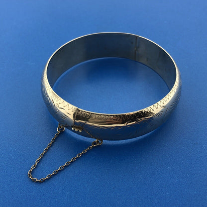 Designer HAN 925 Sterling Silver Etched Floral Scroll Hinged Bangle Bracelet