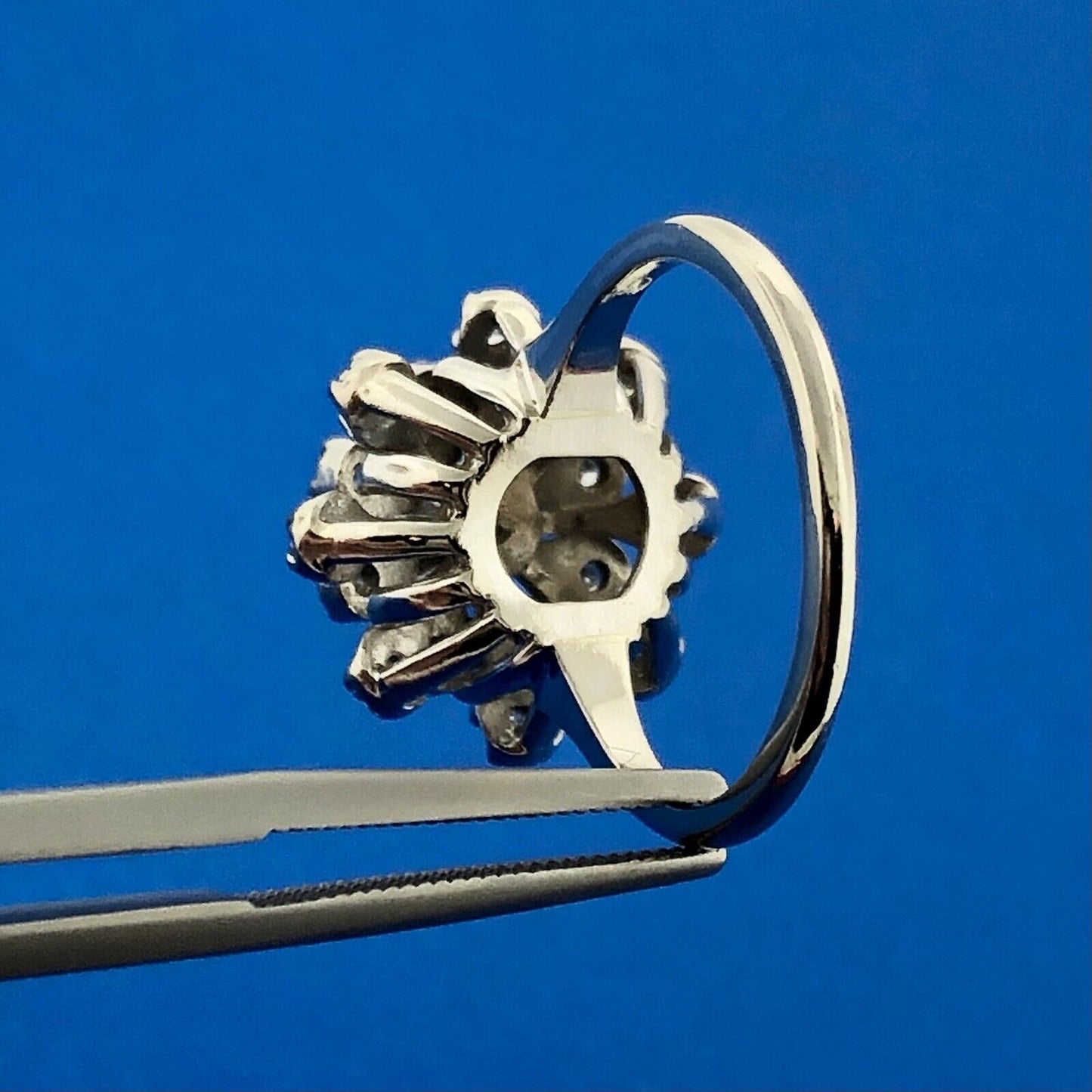 Gorgeous 14k White Gold Round Cut Diamond Blooming Tower Cluster Ring Size 7.5