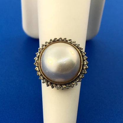 Vintage 14K Yellow Gold Mabe Pearl Diamond Halo Cocktail Dinner Ring