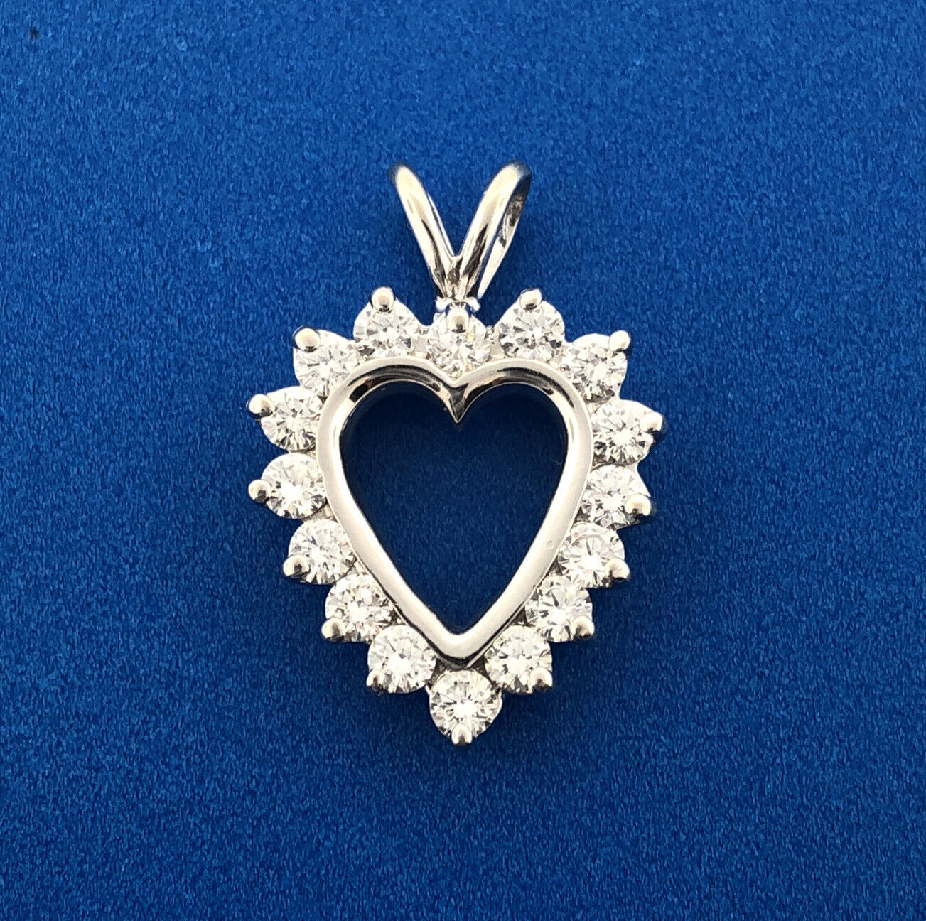 Gorgeous 14k White Gold Round Cut Diamond Heart Romantic Anniversary Pendant