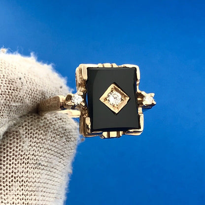 Gorgeous 10k Yellow Gold Round Cut Diamond Black Onyx Rectangle Ring Size 7.25
