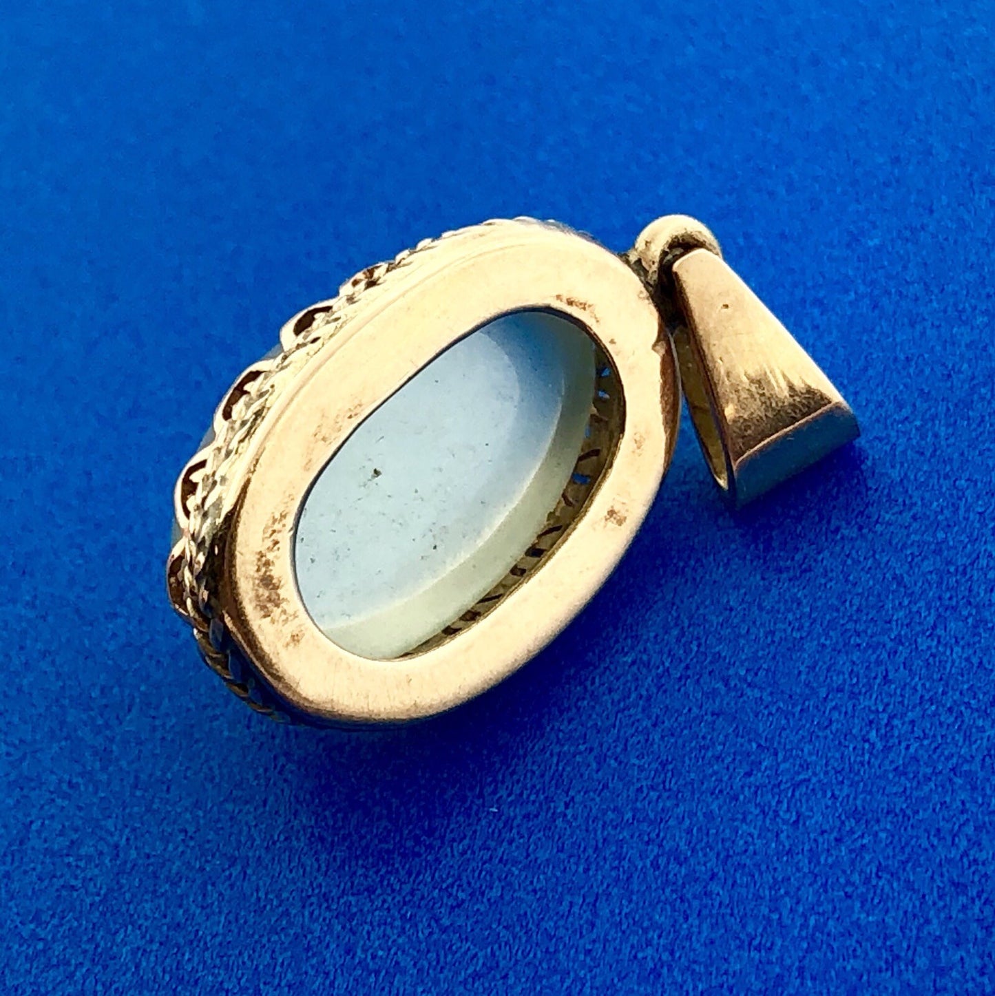 Vintage Art Deco 14K Yellow Gold Gray Green Quartz Cabochon Oval Charm Pendant