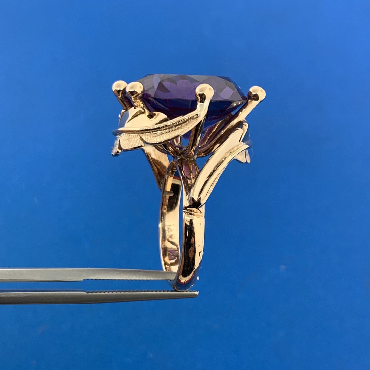 14K Yellow Gold Purple Sapphire Solitaire Statement Cocktail Size 7.75 Ring