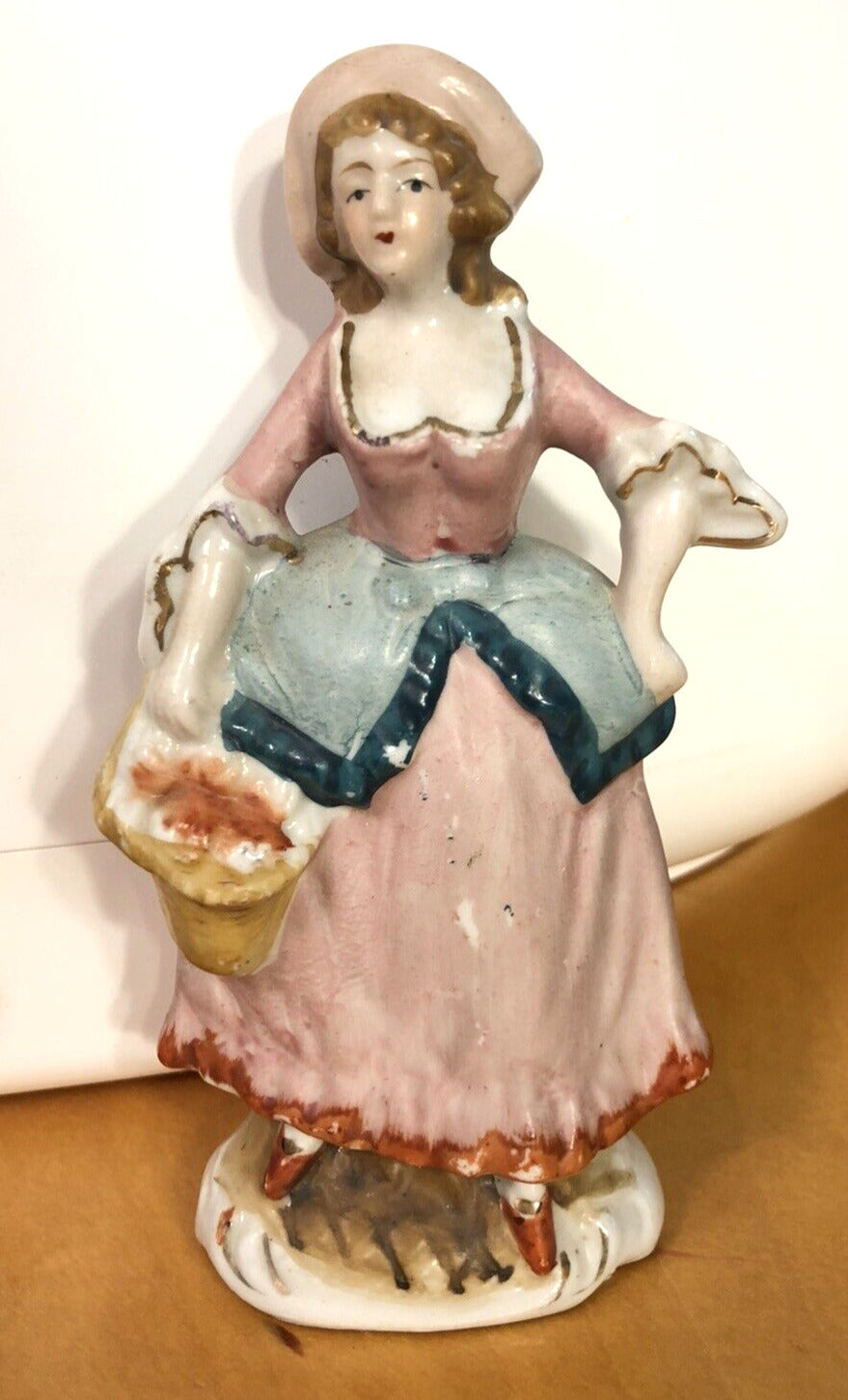 Vintage Occupied Japan Porcelain Man And Woman 2 Piece Lot Of Figurines