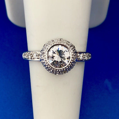 Stunning Sterling Silver Cubic Zirconia CZ Solitaire W/Accents Engagement Ring