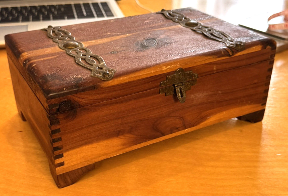 Vintage Cedar Wooden Cigar Metal Accented Trinket Jewelry Hinged Box w/Lock/Key