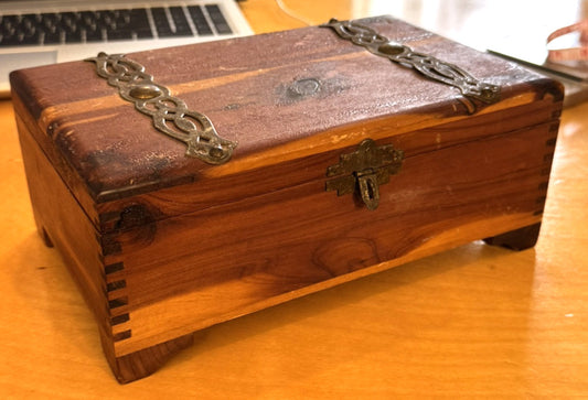 Vintage Cedar Wooden Cigar Metal Accented Trinket Jewelry Hinged Box w/Lock/Key