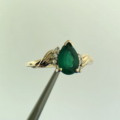 Vintage 14K Yellow Gold Pear Emerald Diamond Accented May Anniversary Ring