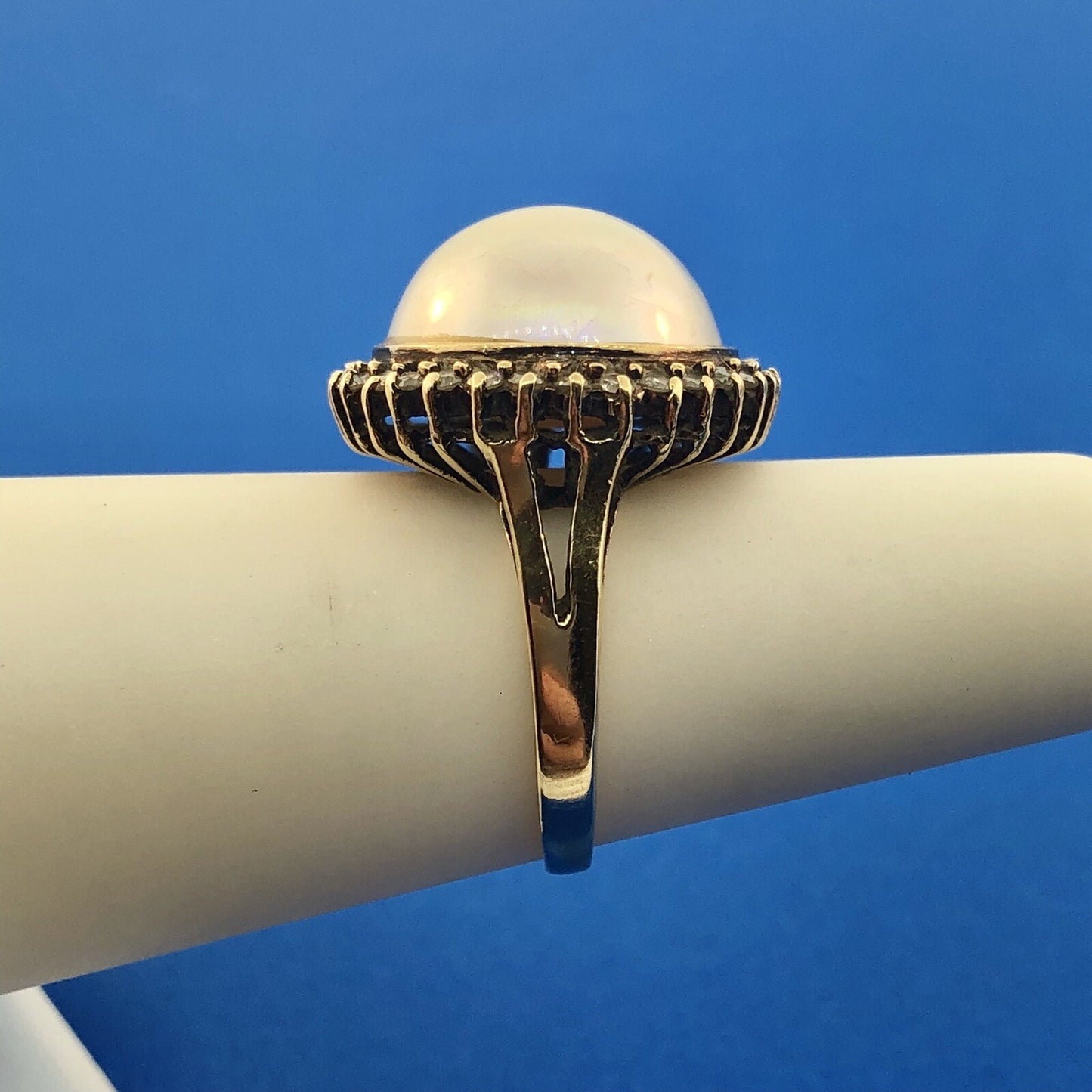 Vintage 14K Yellow Gold Mabe Pearl Diamond Halo Cocktail Dinner Ring