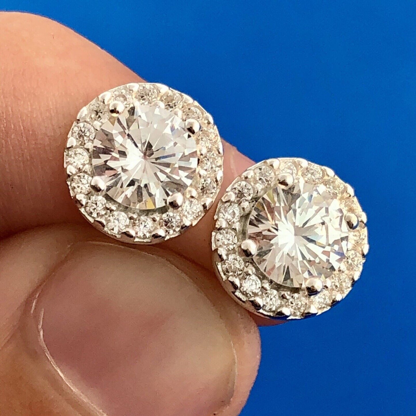 Stunning 925 Sterling Silver Cubic Zirconia Solitaire Halo Bridal Stud Earrings