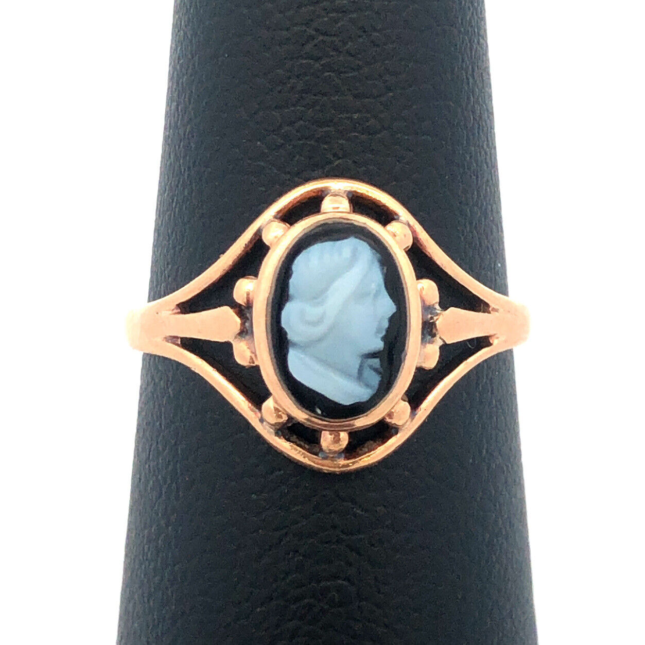 Vintage 10K Yellow Gold Oval Black Onyx Carved Cameo Ring