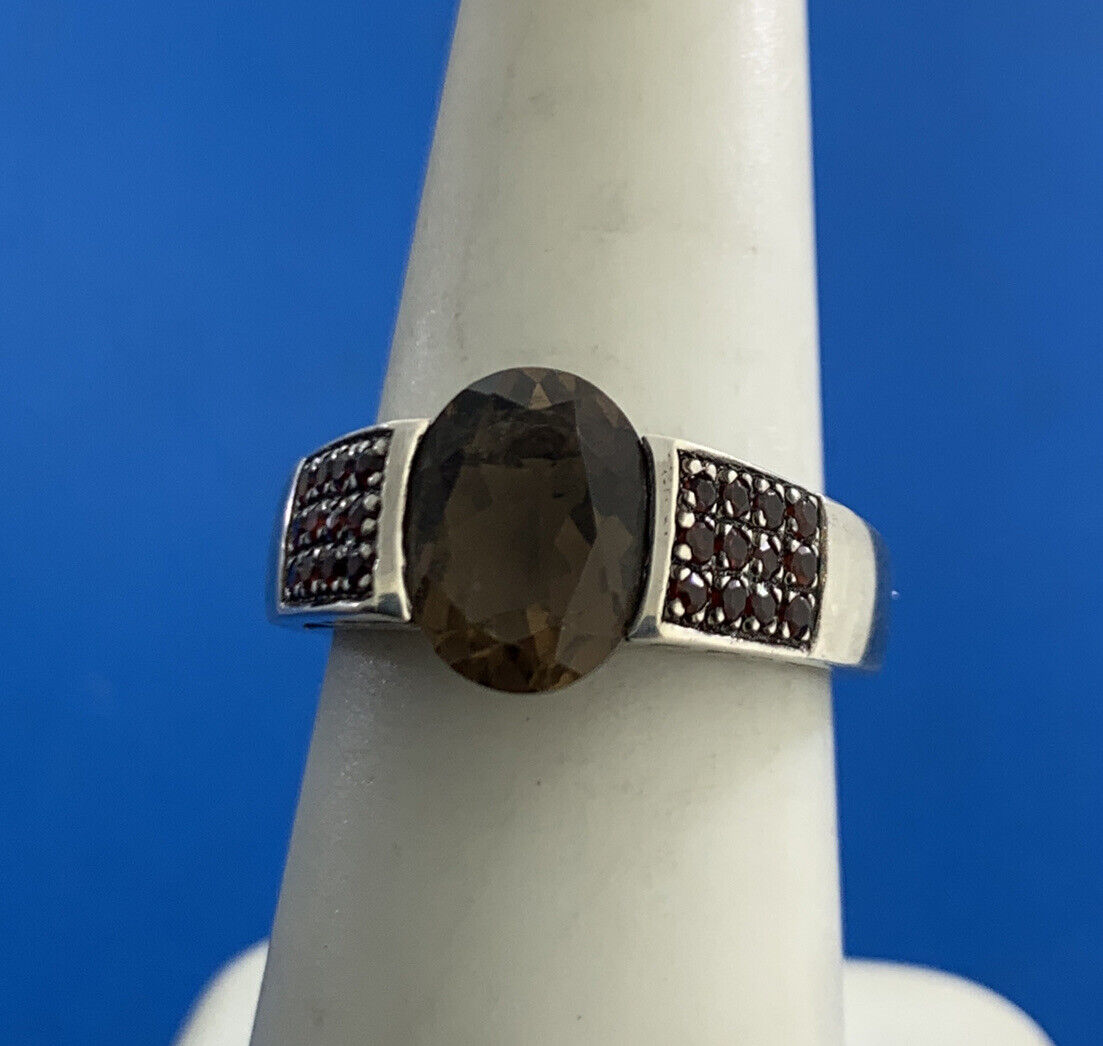 Designer 925 Sterling Silver Oval Quartz Garnet Accented Cocktail Ring