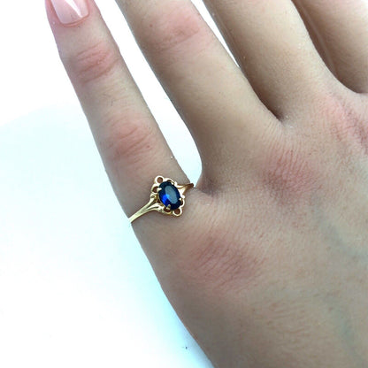 Vintage 10K Yellow Gold Oval Blue Spinel Promise Sweetheart August Occasion Ring
