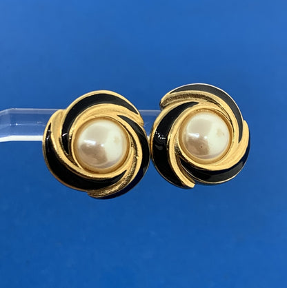 Richelieu Retro Faux Pearl Black Enamel Gold Tone Statement Stud Earrings