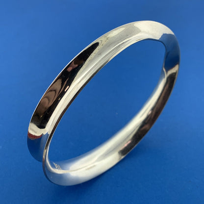 Taxco Artisan PAZ.  925 Sterling Silver Ribbed Wave Modernist Bangle Bracelet