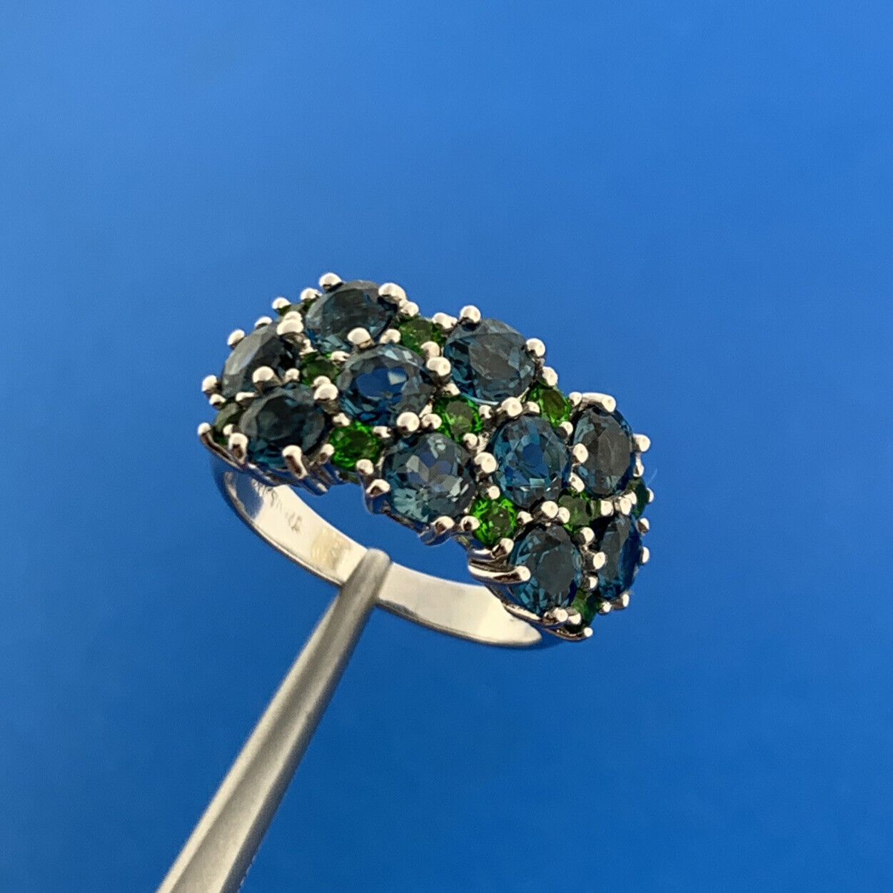 Stunning Sterling Silver 925 Brilliant Blue and Green Quartz Cocktail Ring