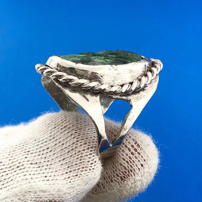 Native American Artisan 925 Sterling Silver Floral Carved Malachite Finger Ring
