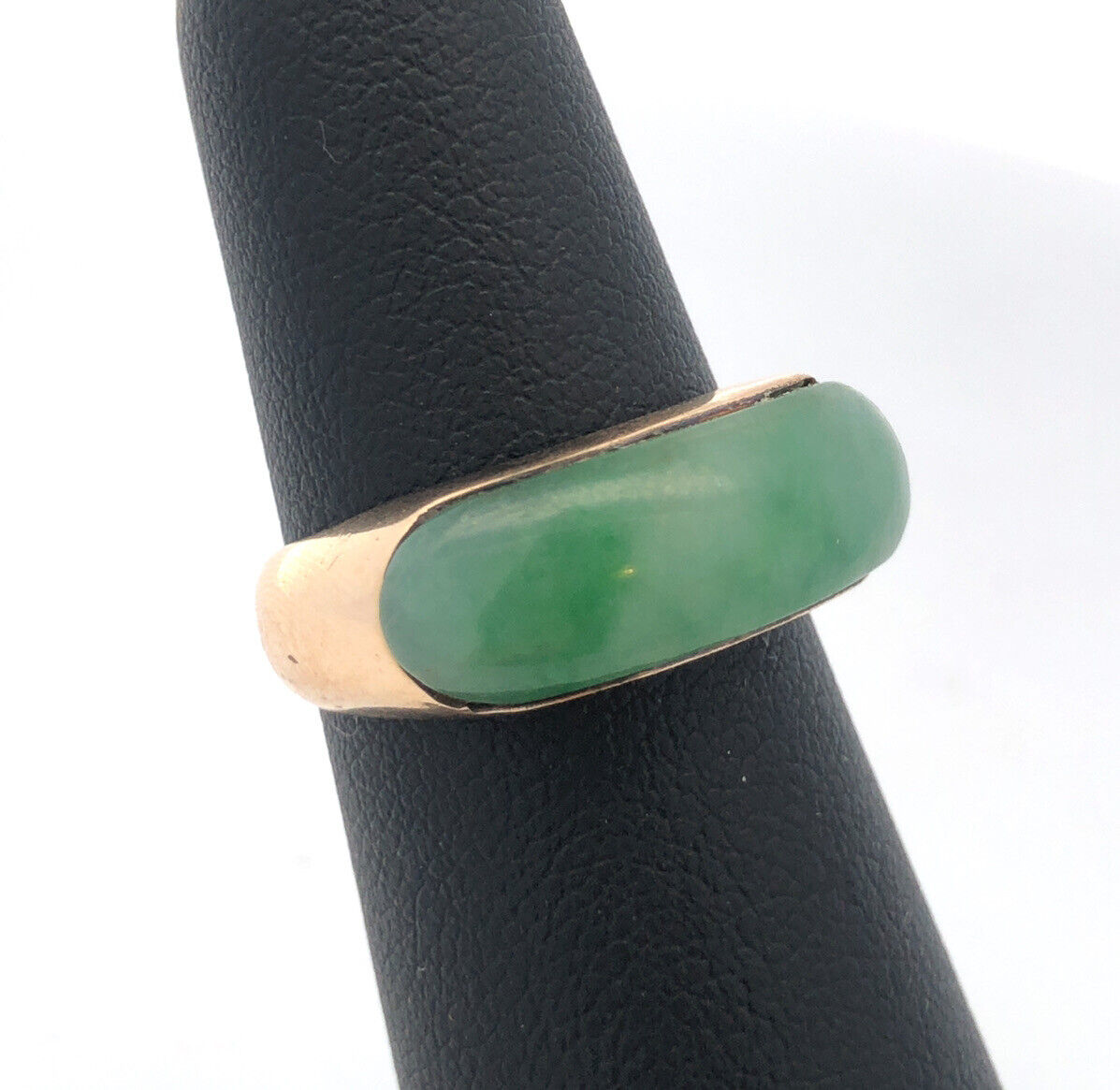 Modernist 18K Yellow Gold Oval Green Jade Cabochon Dome Band Ring