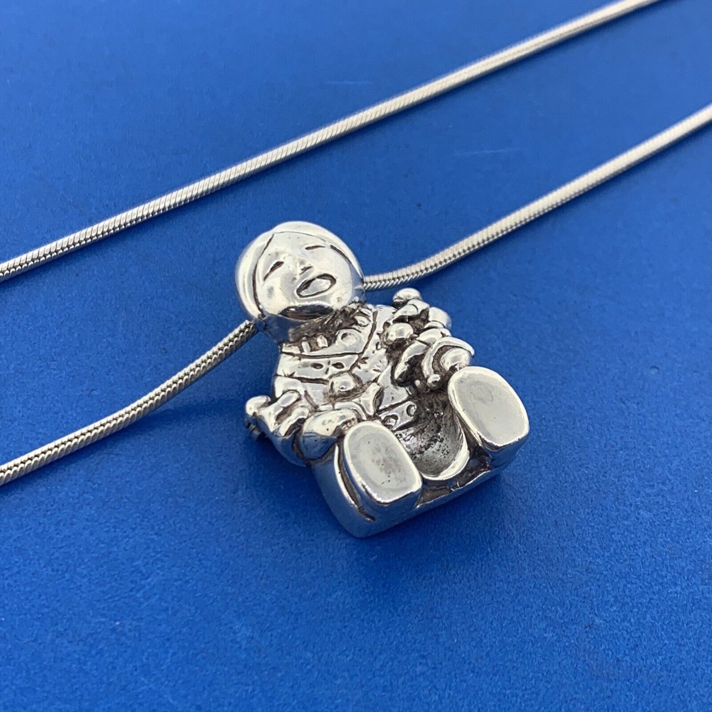 Vintage Native American 925 Sterling Silver Woman Children Storyteller Necklace