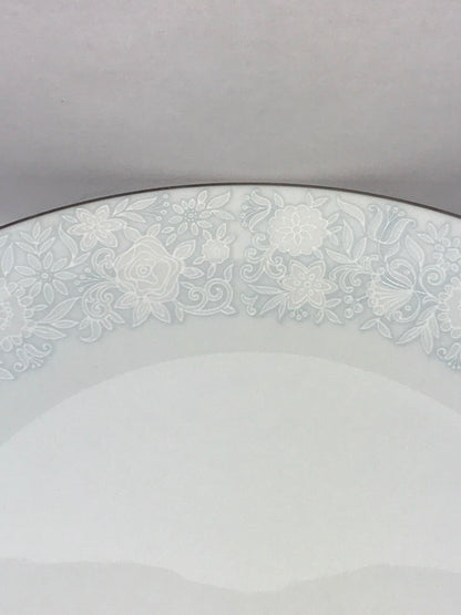 Retired Noritake Ravel Pattern White Flowers w/Blue Silver Trim Dinner Plate