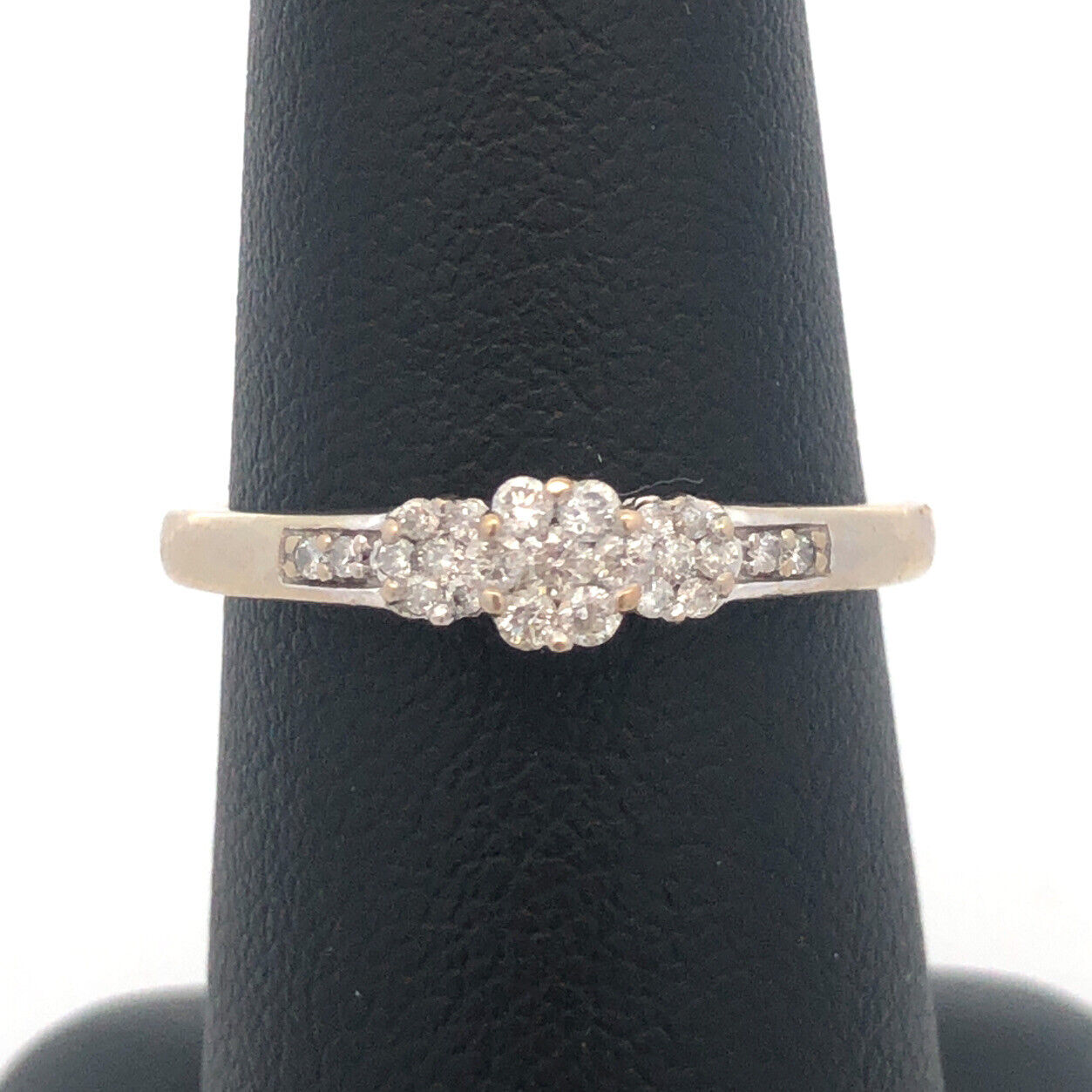 Designer 10k White Gold Round Cut Diamond Promise Cluster Engagement Ring Size 7