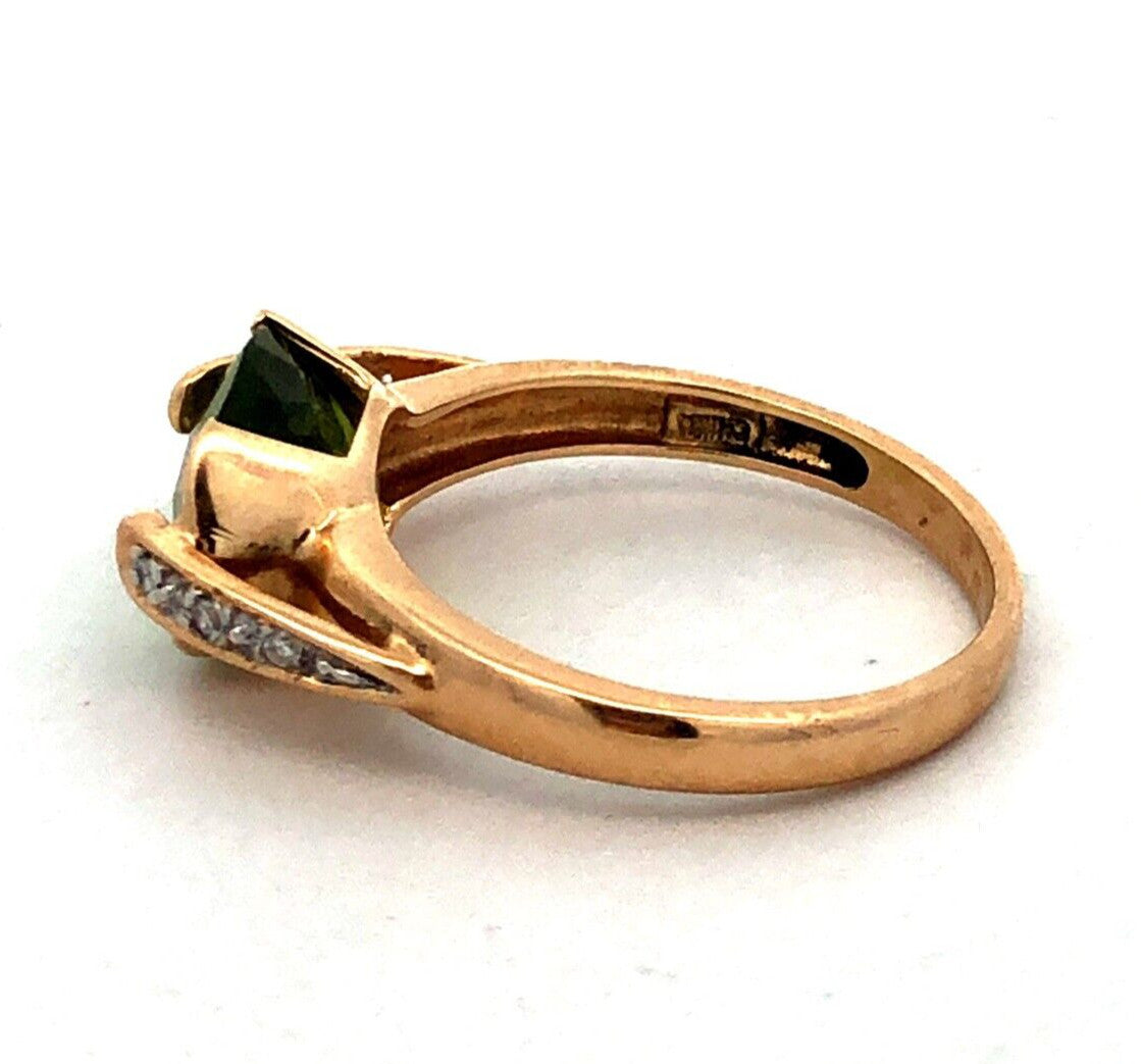 Designer MEDA 14K Yellow Gold Oval Green Peridot Diamond August Birthstone Ring