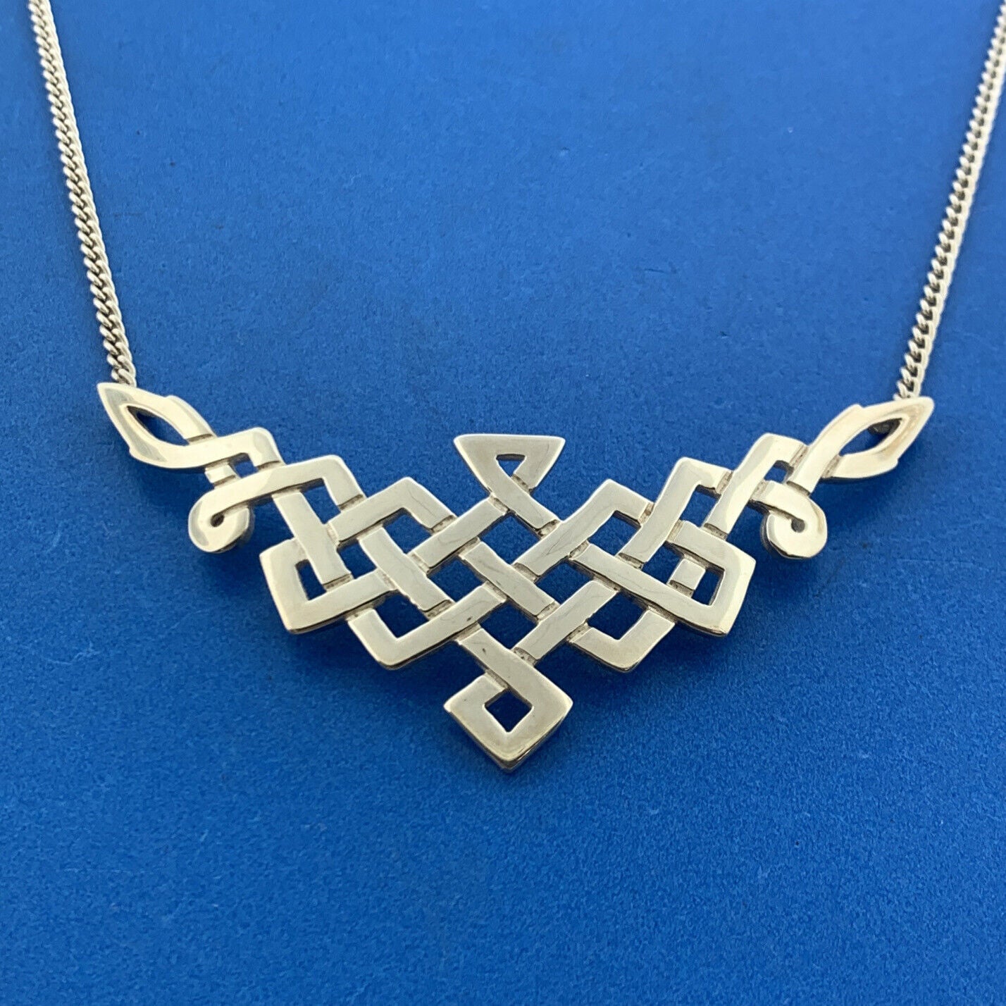 Vintage Designer 925 Sterling Silver Modernist Celtic Lines Small Bibb Necklace