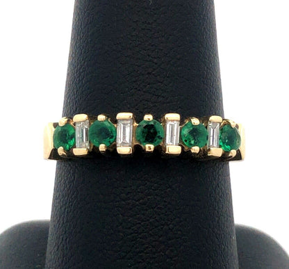 Designer 14K Yellow Gold Green Emeralds Diamond Wedding Anniversary Band Ring